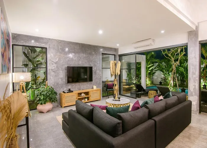 Soho- Luxury & Indulgence - Close To Finns Club *