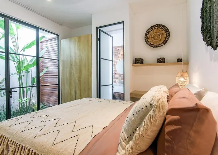 Soho- Luxury & Indulgence - Close To Finns Club *